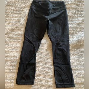 Lululemon pace rival crop size 4